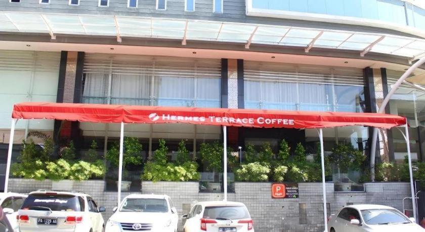 Hermes Palace Hotel Medan Exterior photo